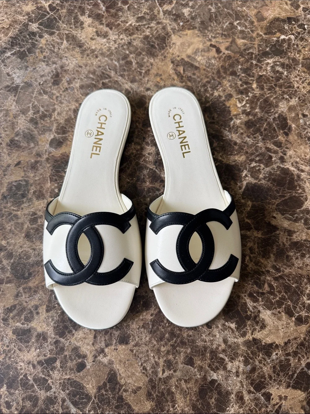 Chanel 26s ivory black logo sandal flats mules slides sz 40.5